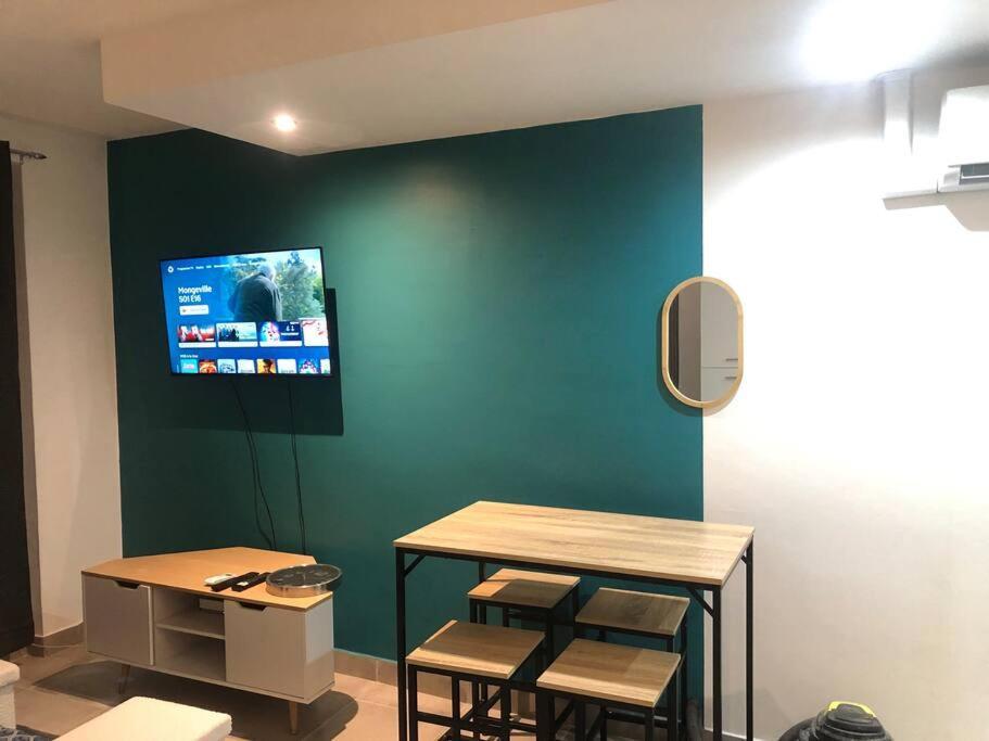 Studio Confortable Avec Balcon Villeneuve-sur-Lot Buitenkant foto